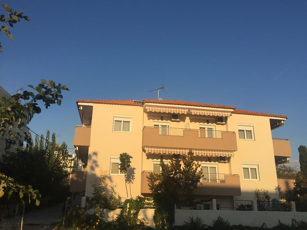 Sunny Beach Apartments Потос Екстериор снимка